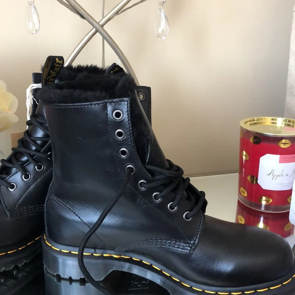 Dr. Marten 1460 WOMEN'S Black EYE FAUX FUR LINED BOOTS - Picture 7 of 10